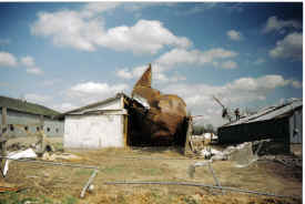 96 tornado 6.jpg (1138278 bytes)